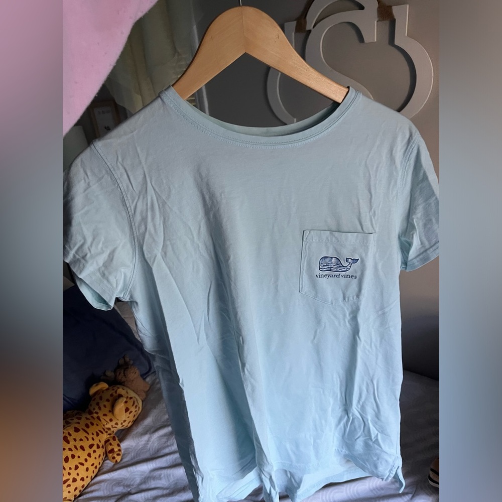 vineyard vines tshirt